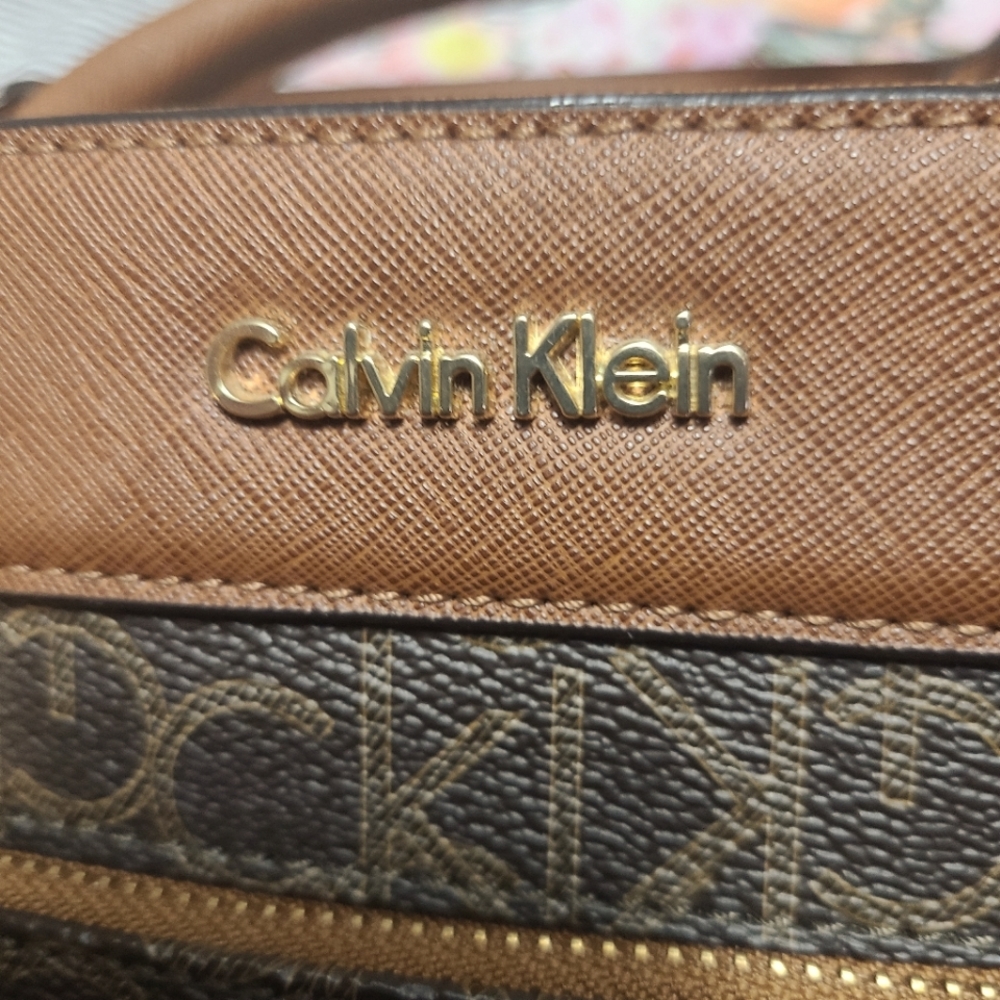 Calvin Klein Signature Tote